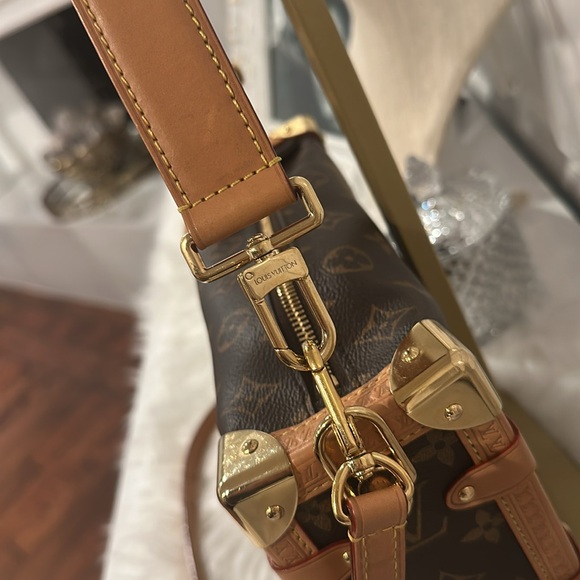 Louis Vuitton Monogram Side Trunk MM Bag - Picture 9 of 11